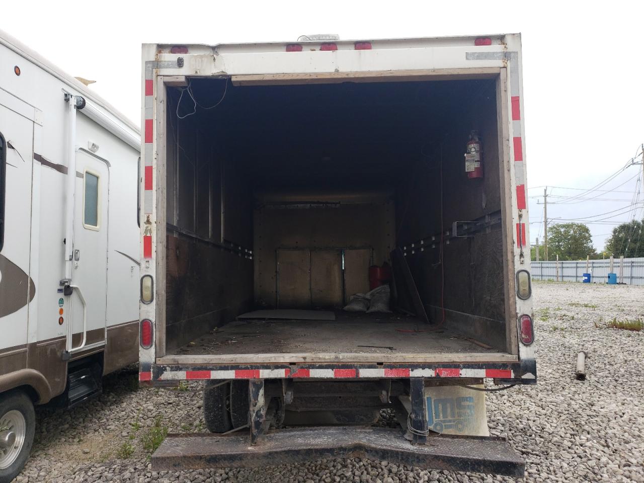 2002 Ford Econoline E450 Super Duty Cutaway Van VIN: 1FDXE45F02HA72496 Lot: 57474595