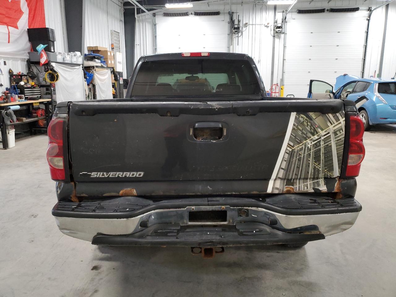 2005 Chevrolet Silverado K1500 Heavy Duty VIN: 1GCGK13U55F932387 Lot: 43618275