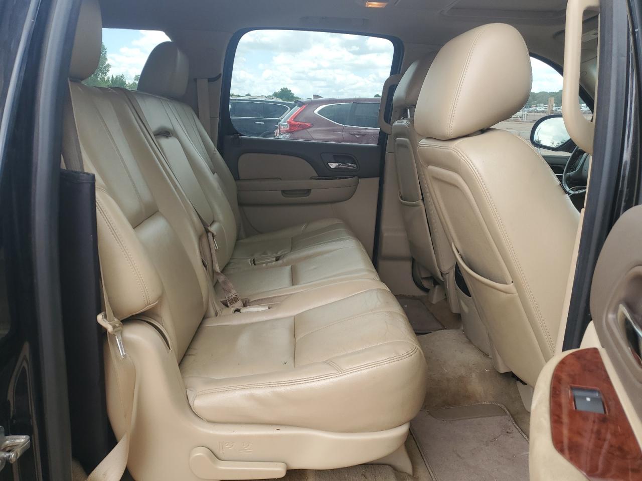 2013 Chevrolet Suburban C1500 Lt VIN: 1GNSCJE08DR117008 Lot: 56046605