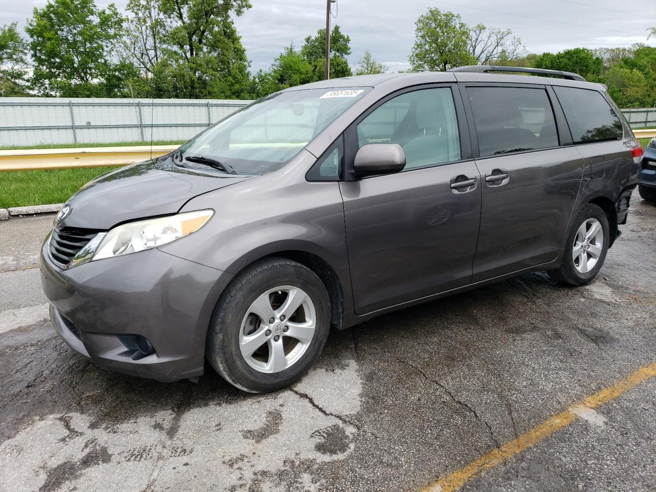 2013 Toyota Sienna Le for Sale in Rogersville, MO - Rear End