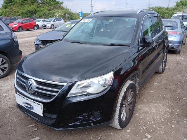 VOLKSWAGEN TIGUAN MAT 2010