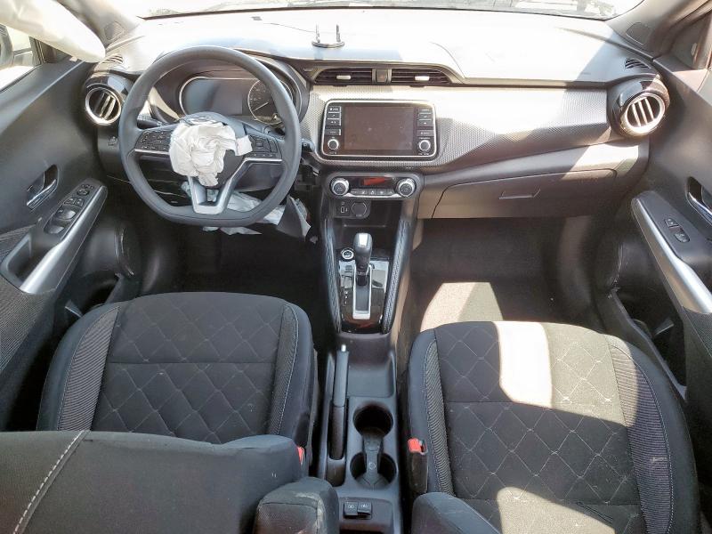  NISSAN KICKS 2018 Srebrny