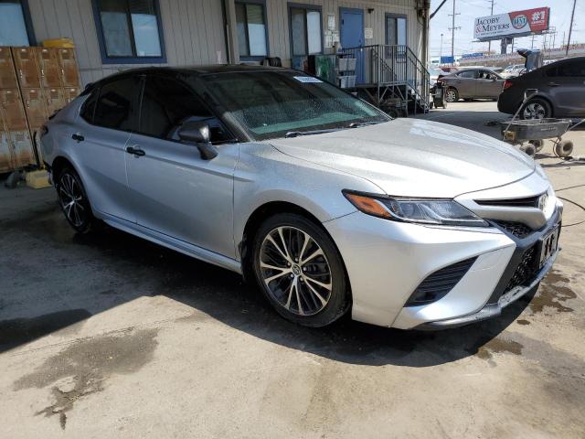  TOYOTA CAMRY 2018 Серебристый