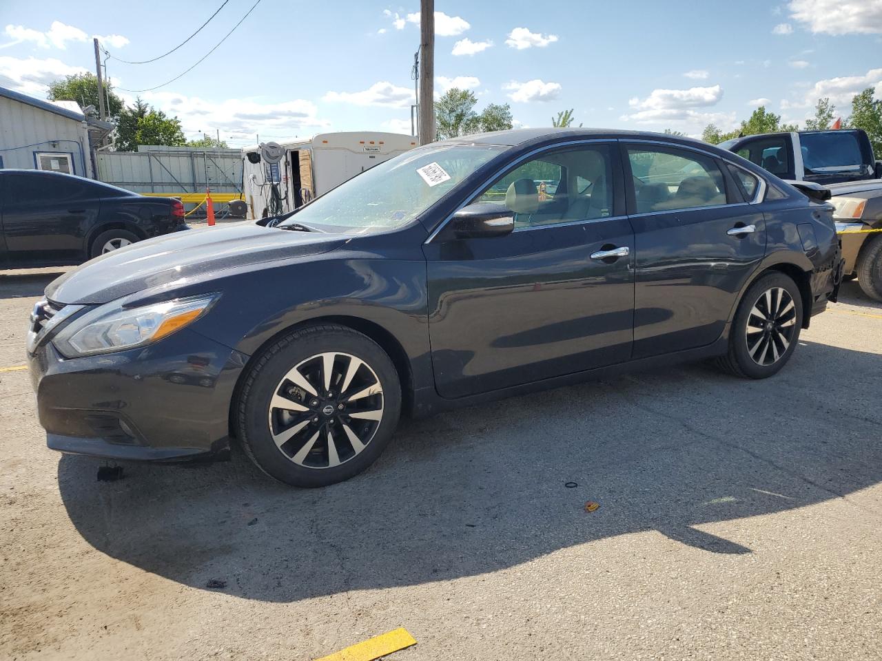 2018 Nissan Altima 2.5 for Sale in Pekin, IL - Rear End