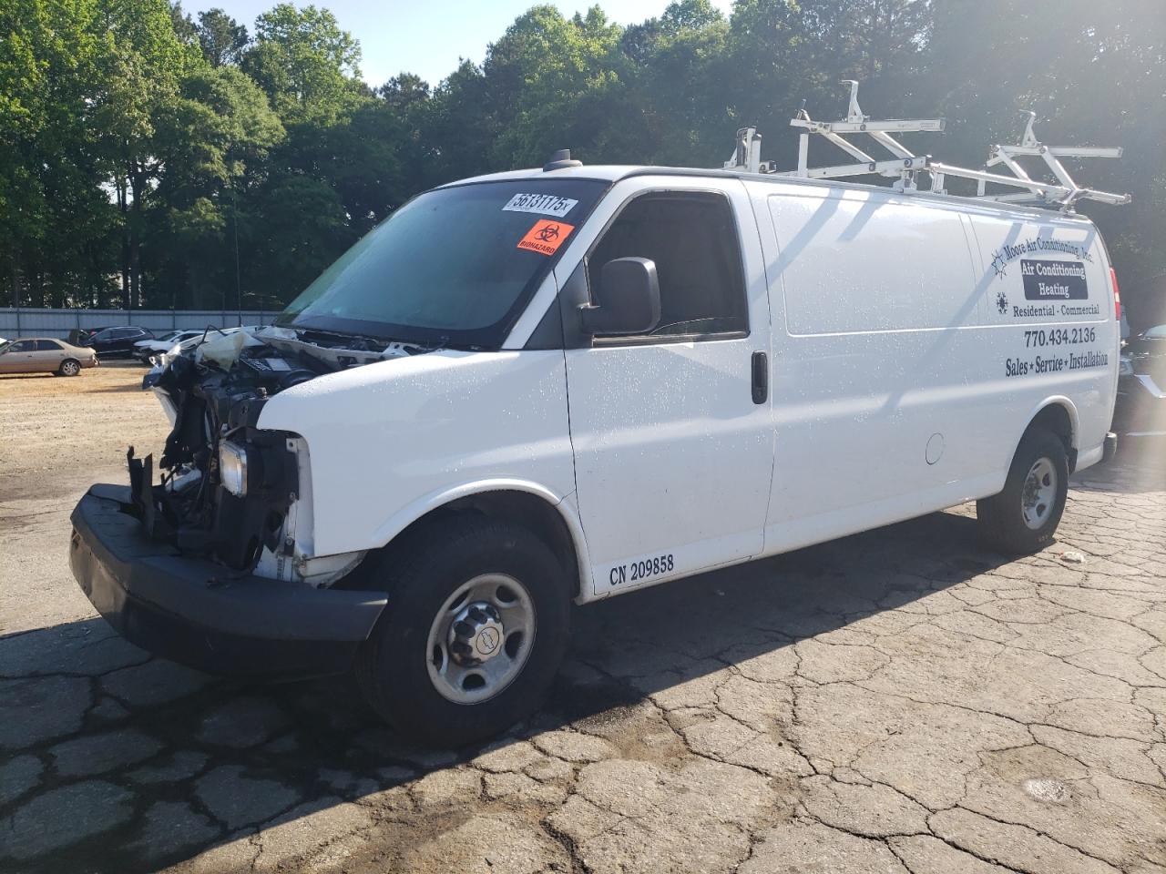 2017 Chevrolet Express G2500 for Sale in Austell, GA - Front End
