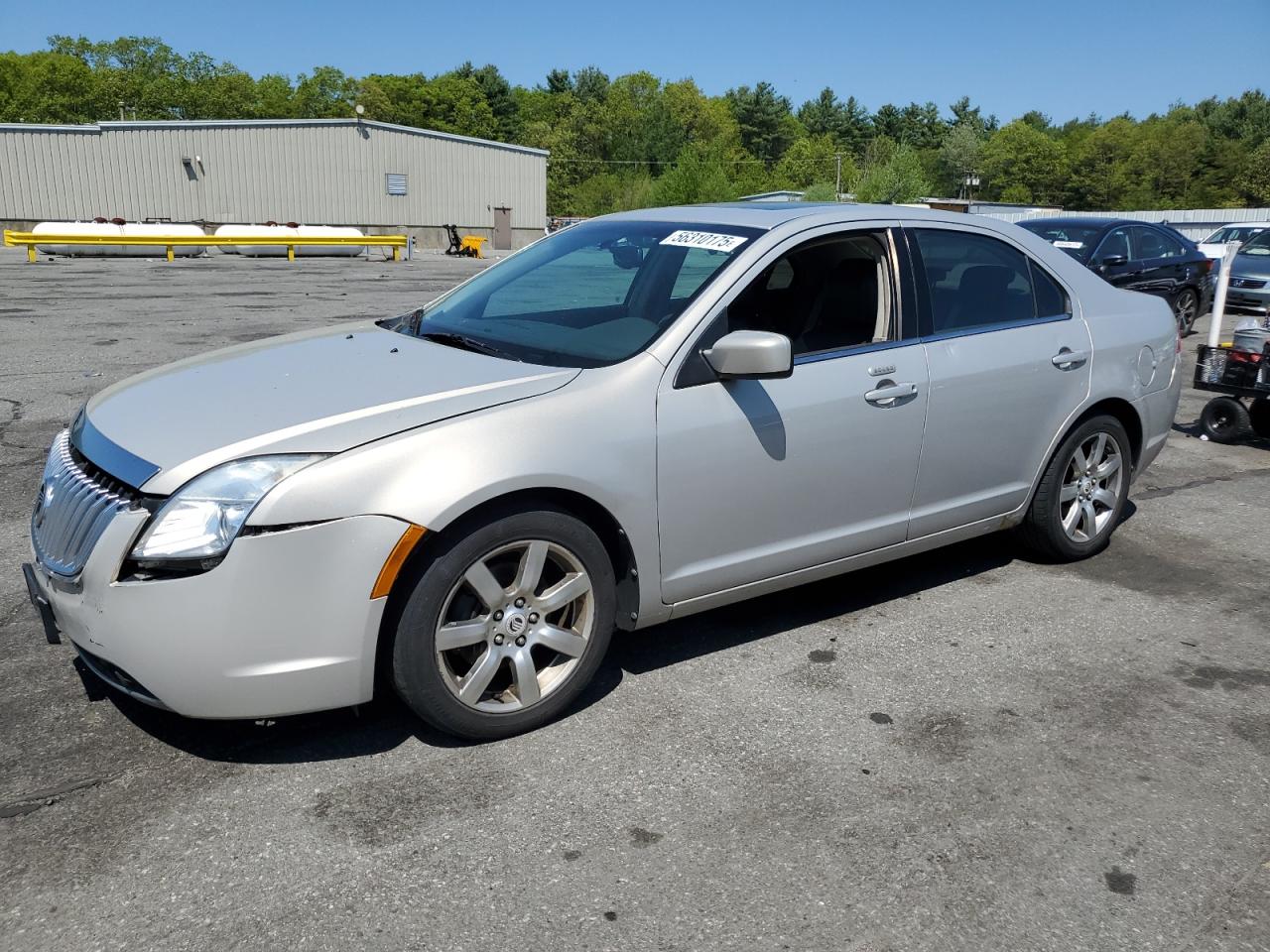 2010 Mercury Milan Premier იყიდება Exeter-ში, RI - Front End