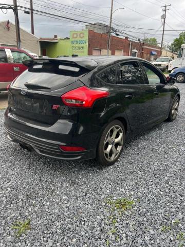 Hatchbacks FORD FOCUS 2016 Black