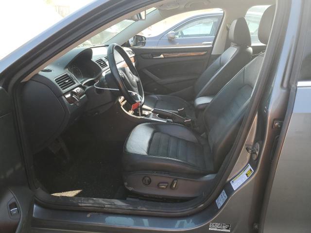 Sedans VOLKSWAGEN PASSAT 2013 Szary
