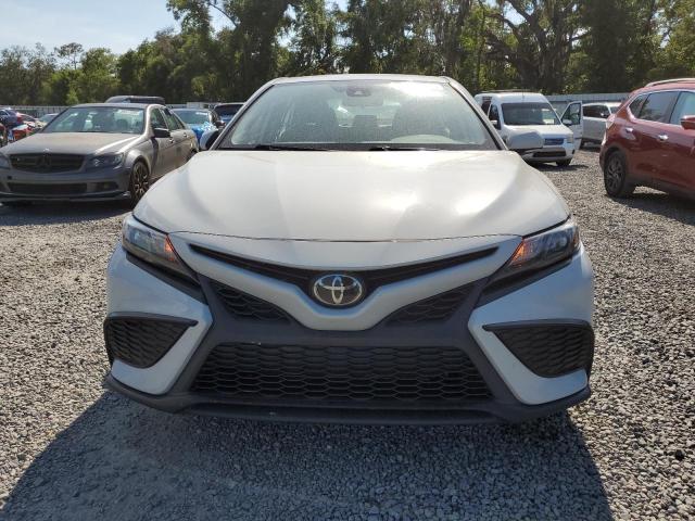  TOYOTA CAMRY 2023 Белы
