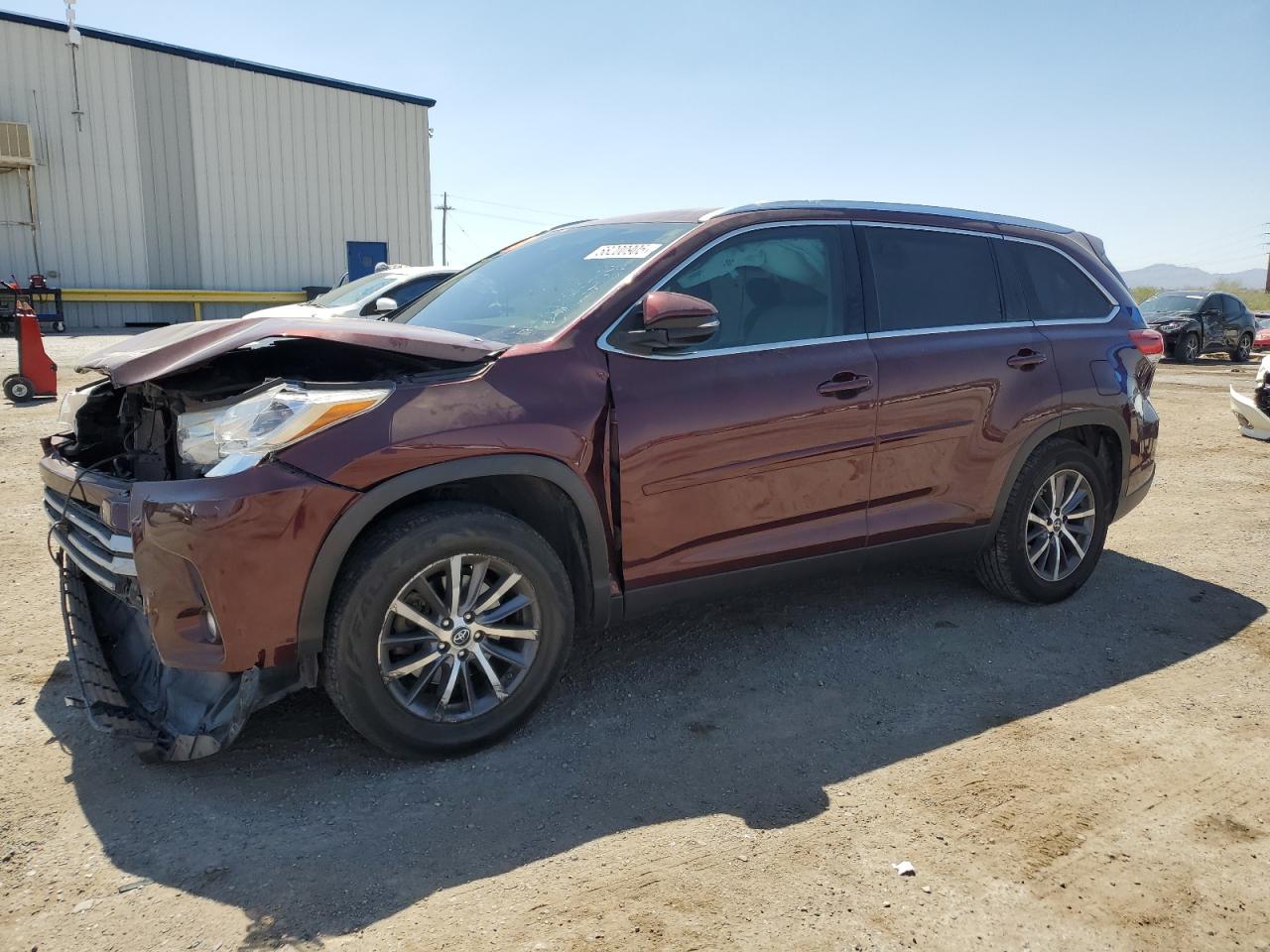 2019 Toyota Highlander Se for Sale in Tucson, AZ - Front End