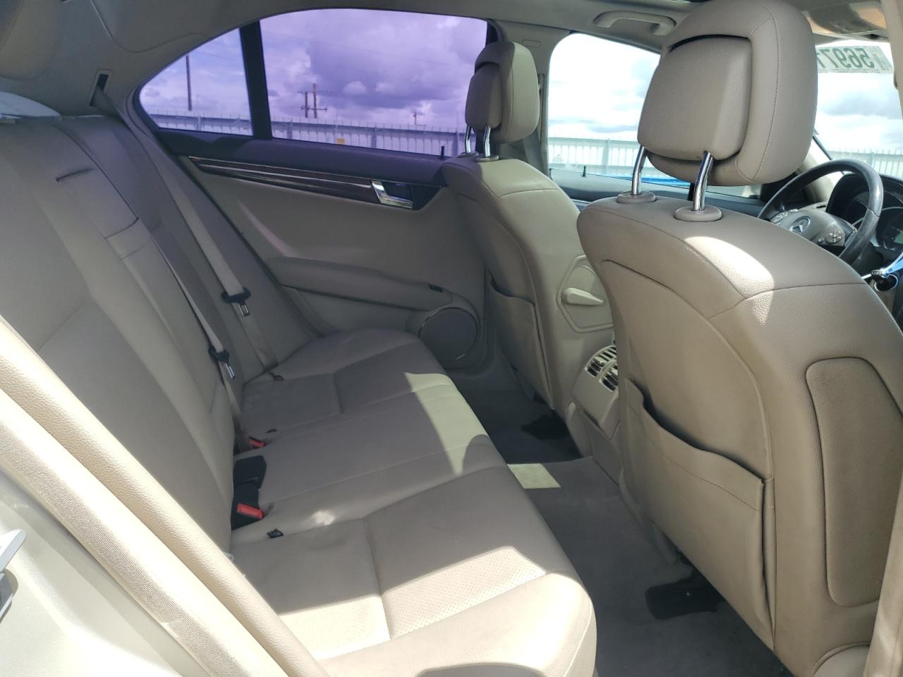 2010 Mercedes-Benz C 300 VIN: WDDGF5EB8AR097035 Lot: 56971685
