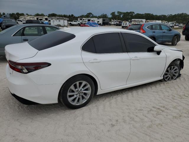  TOYOTA CAMRY 2021 Biały