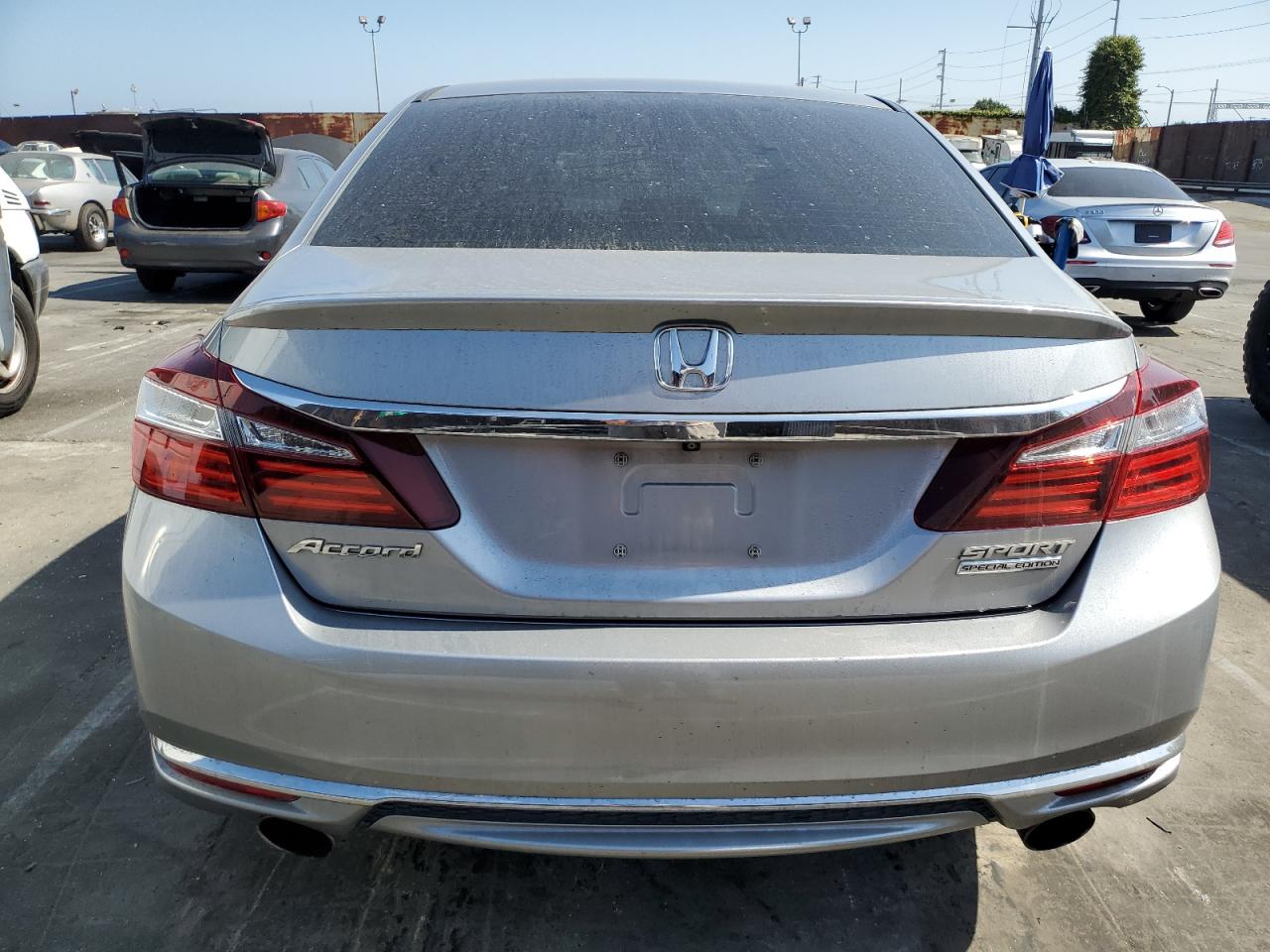 1HGCR2F1XHA012842 HONDA ACCORD 2017