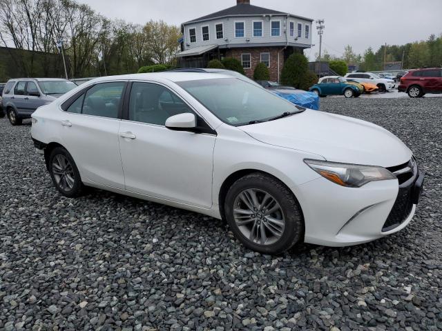  TOYOTA CAMRY 2017 Белый