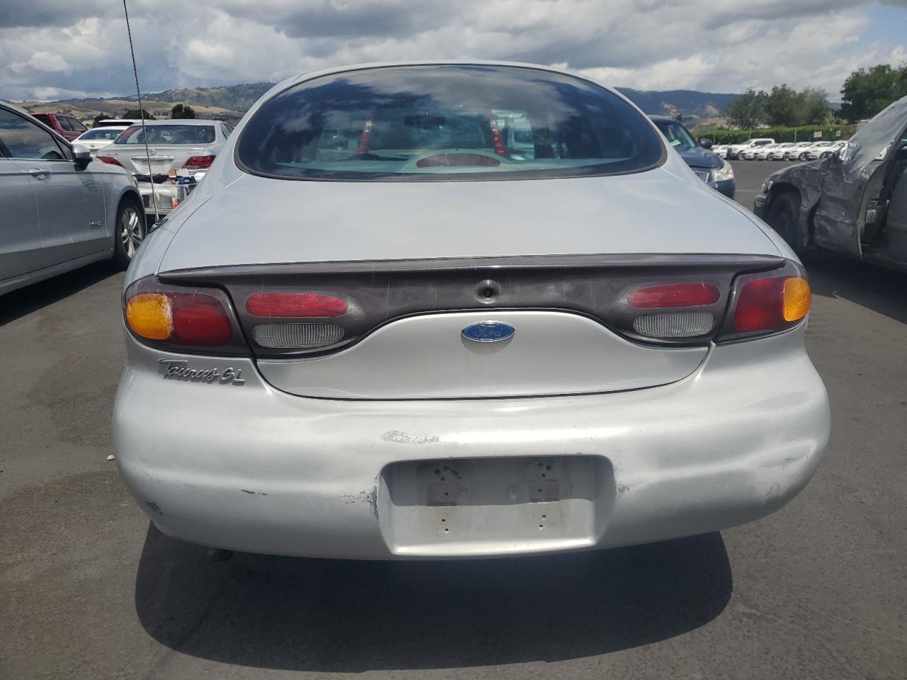 1996 Ford Taurus Gl VIN: 1FALP52U7TG152624 Lot: 56977675