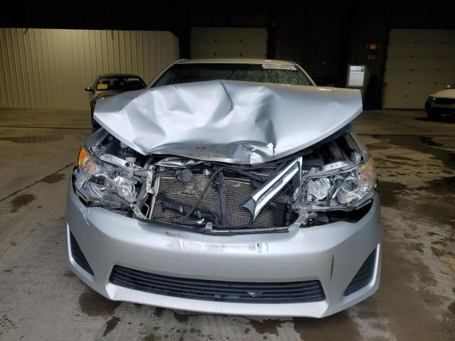  TOYOTA CAMRY 2014 Srebrny