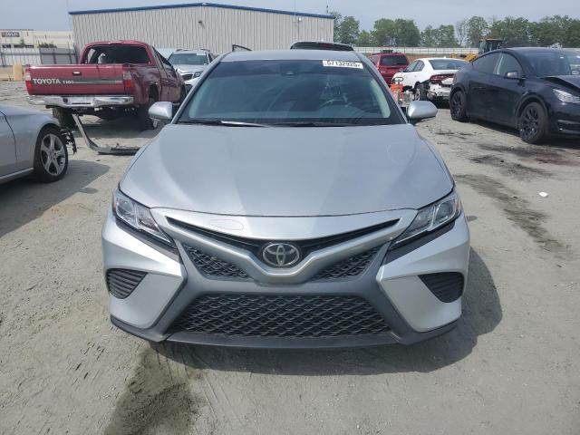  TOYOTA CAMRY 2019 Srebrny