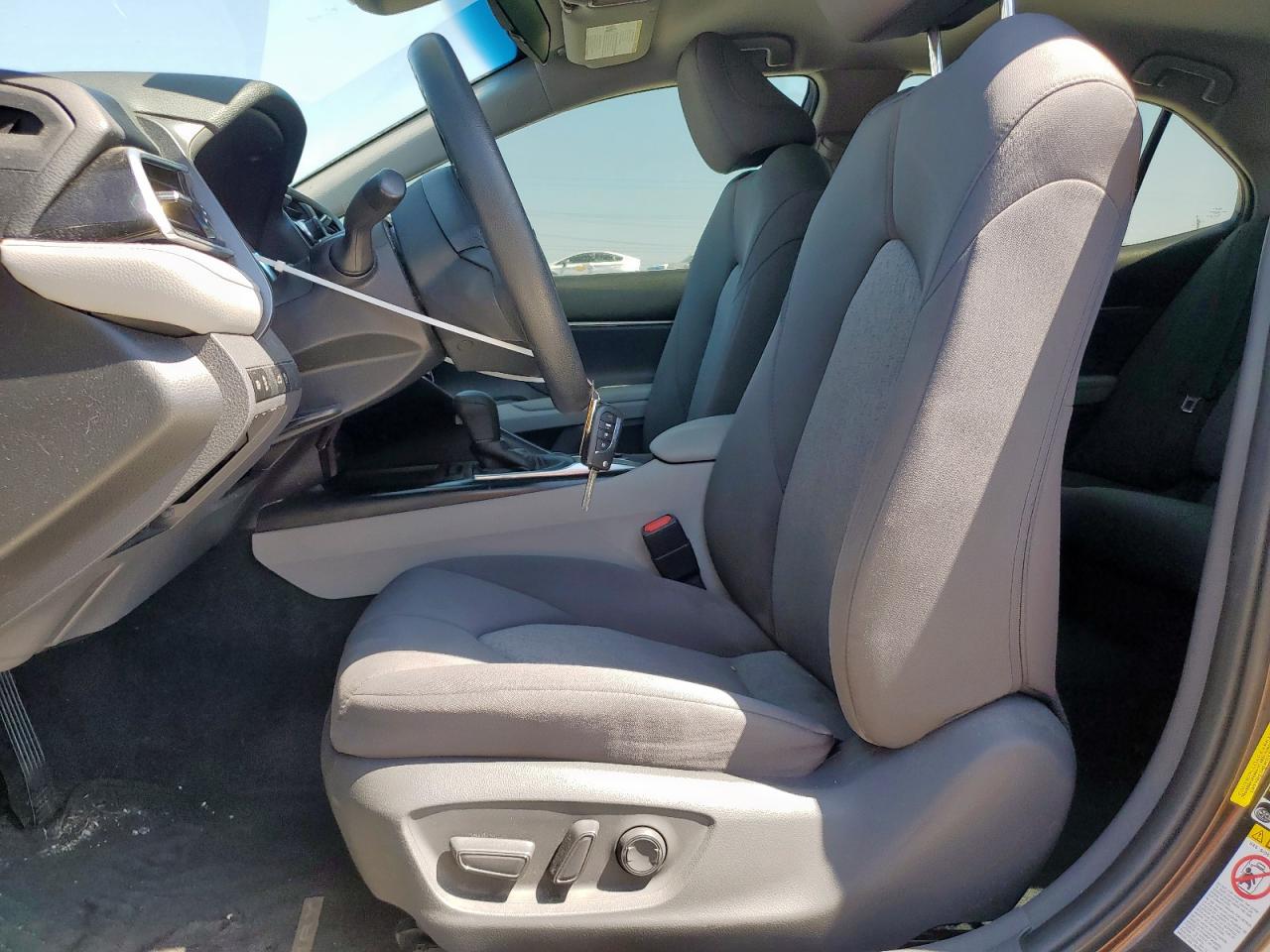 4T1B11HKXJU034910 TOYOTA CAMRY 2018