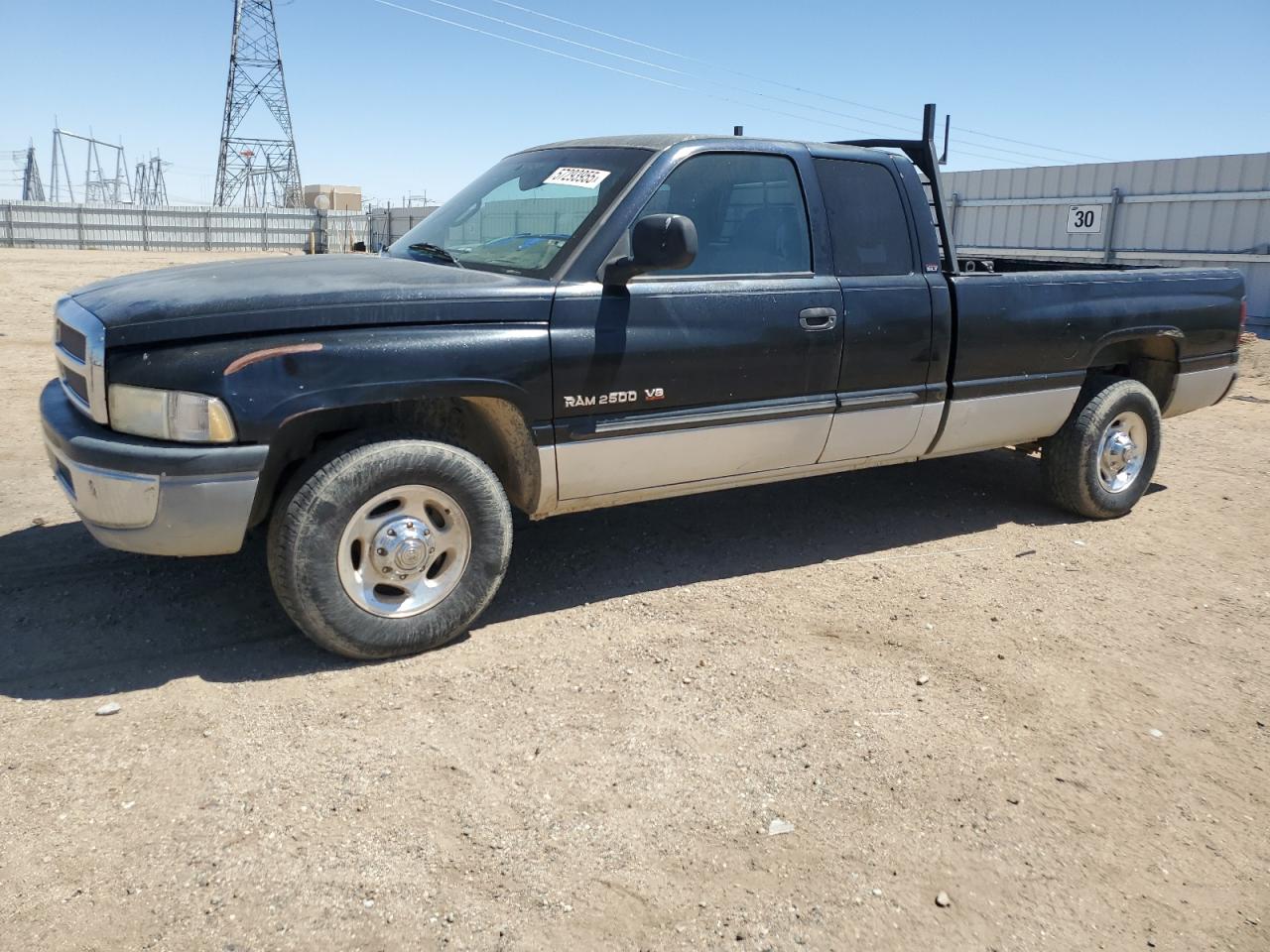 2001 Dodge Ram 2500 for Sale in Adelanto, CA - Minor Dent/Scratches
