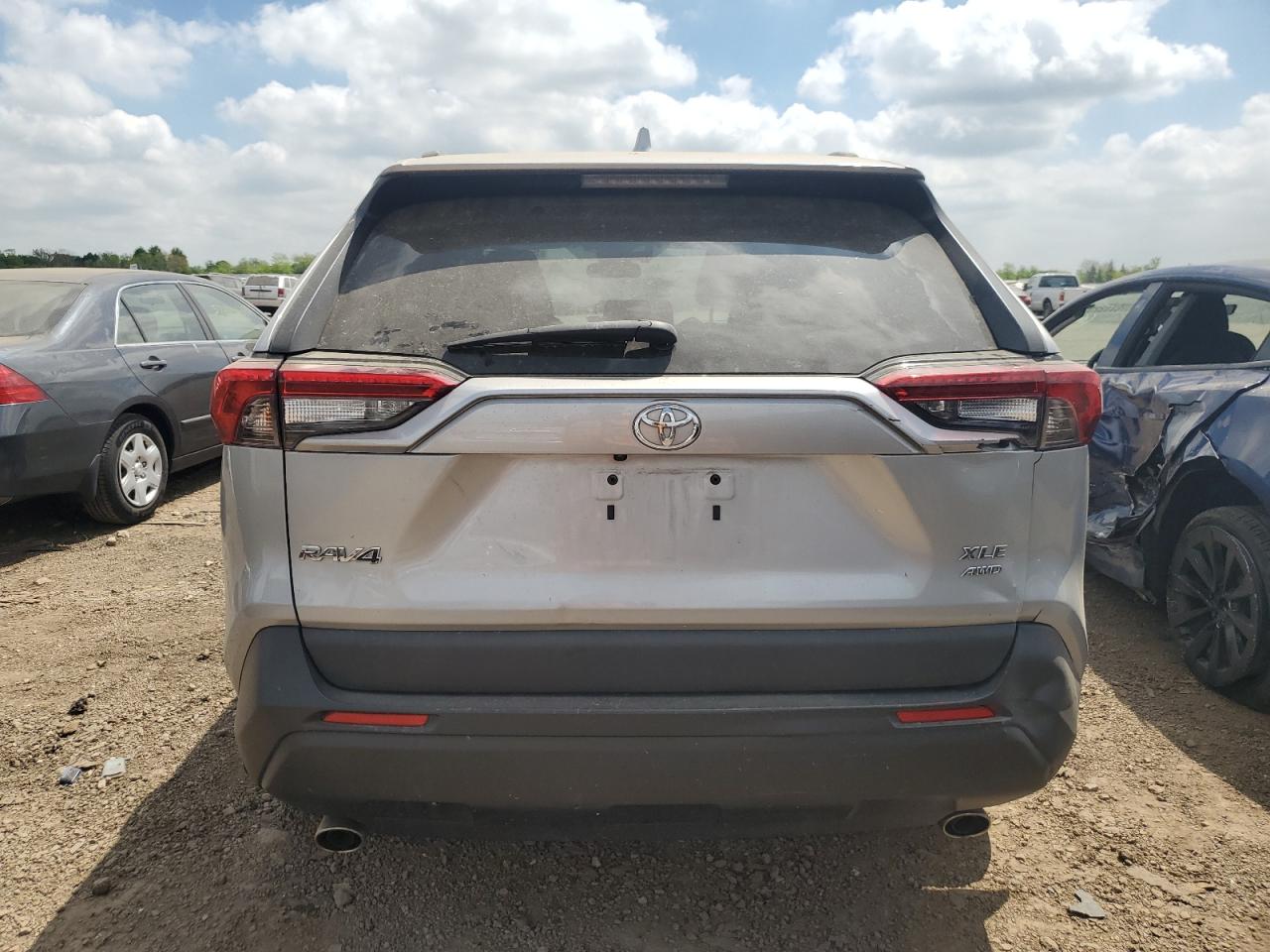 2019 Toyota Rav4 Xle Premium VIN: 2T3A1RFV2KW070882 Lot: 57052905