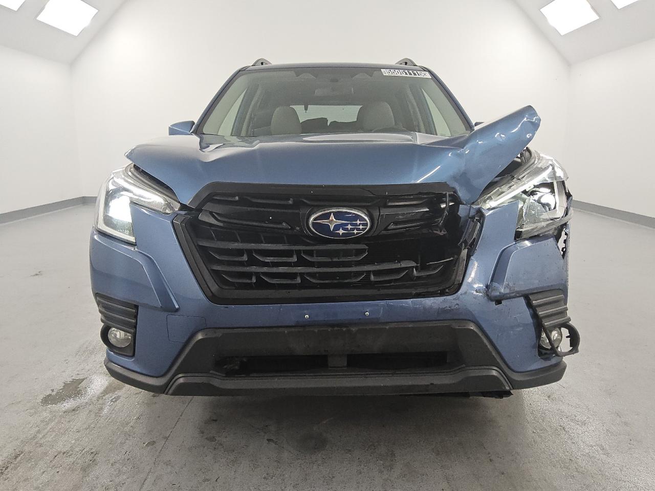 2022 Subaru Forester Premium for Sale in Van Nuys, CA - Front End