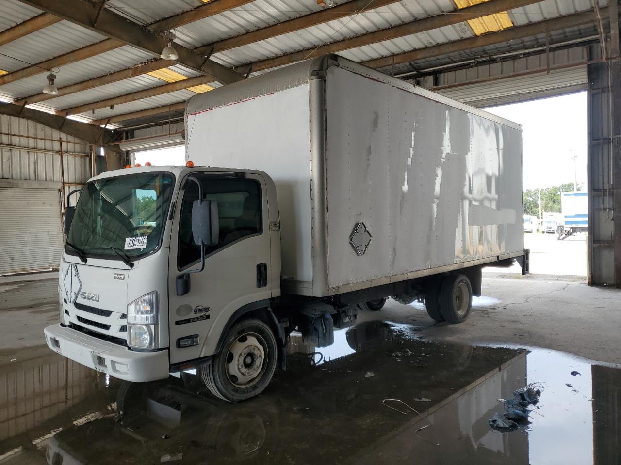 2019 Isuzu Nqr zu verkaufen in Riverview, FL - Normal Wear