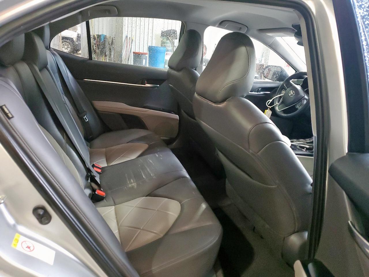 2018 Toyota Camry L VIN: 4T1B11HK3JU009136 Lot: 58632575