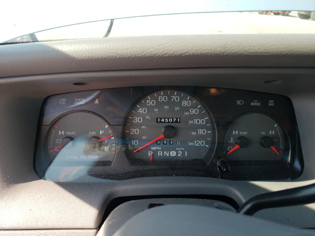 2002 Mercury Grand Marquis Gs VIN: 2MEFM74WX2X613929 Lot: 57257685