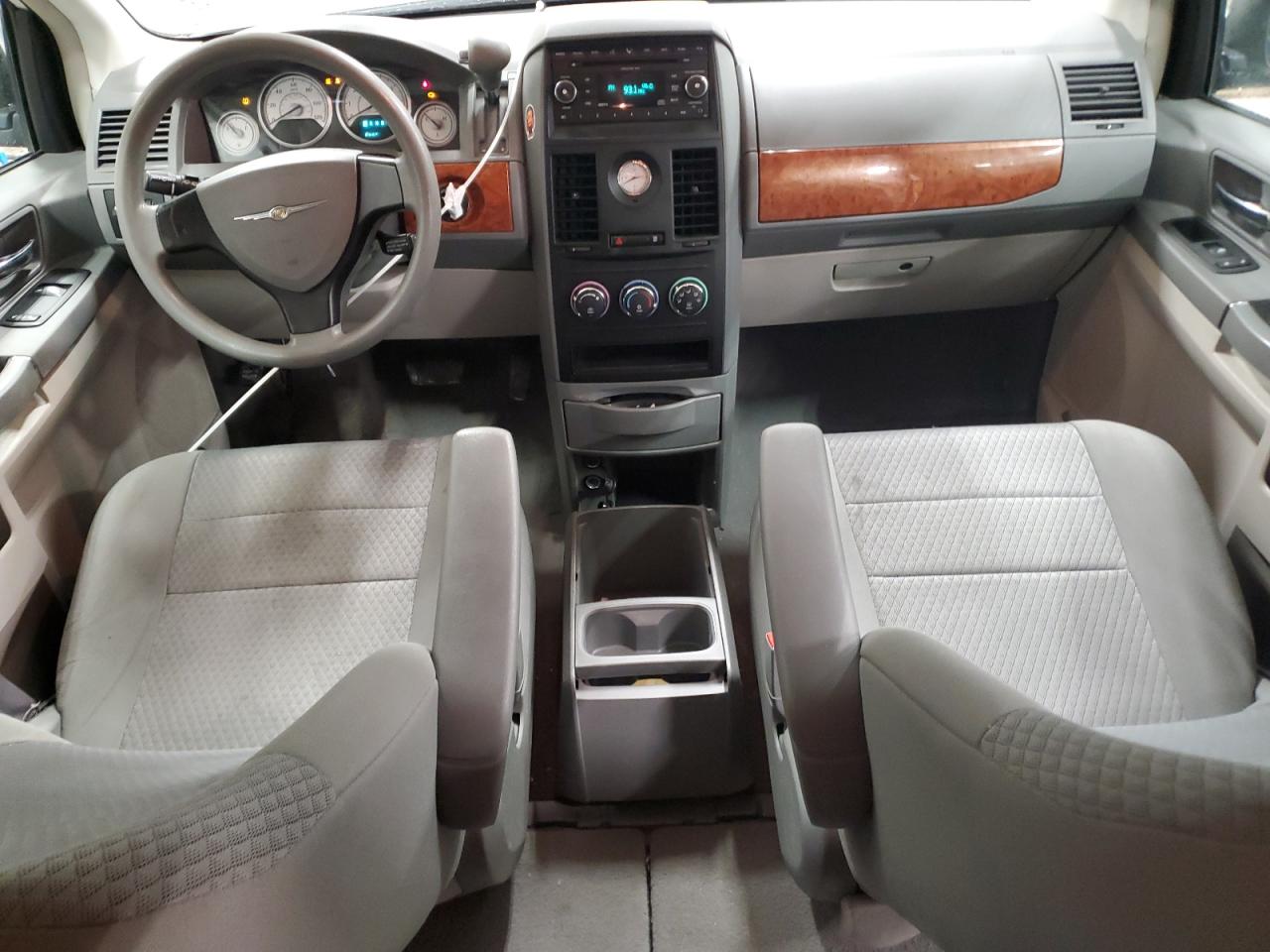 2008 Chrysler Town & Country Lx VIN: 2A8HR44H48R641355 Lot: 54889435