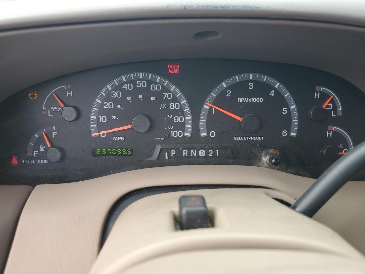 1999 Ford Expedition VIN: 1FMPU18L6XLC33165 Lot: 58081155