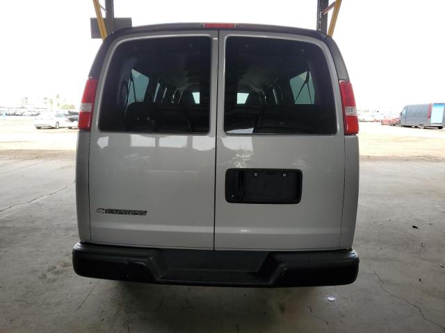  CHEVROLET EXPRESS 2020 Серебристый