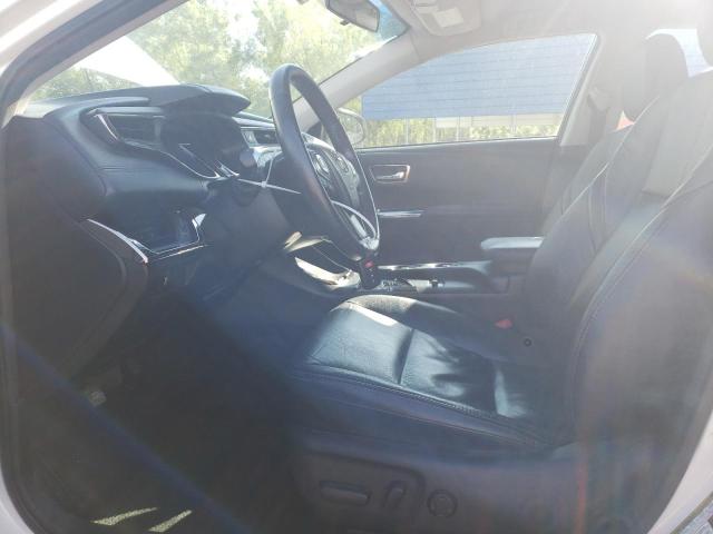 Sedans TOYOTA AVALON 2013 White