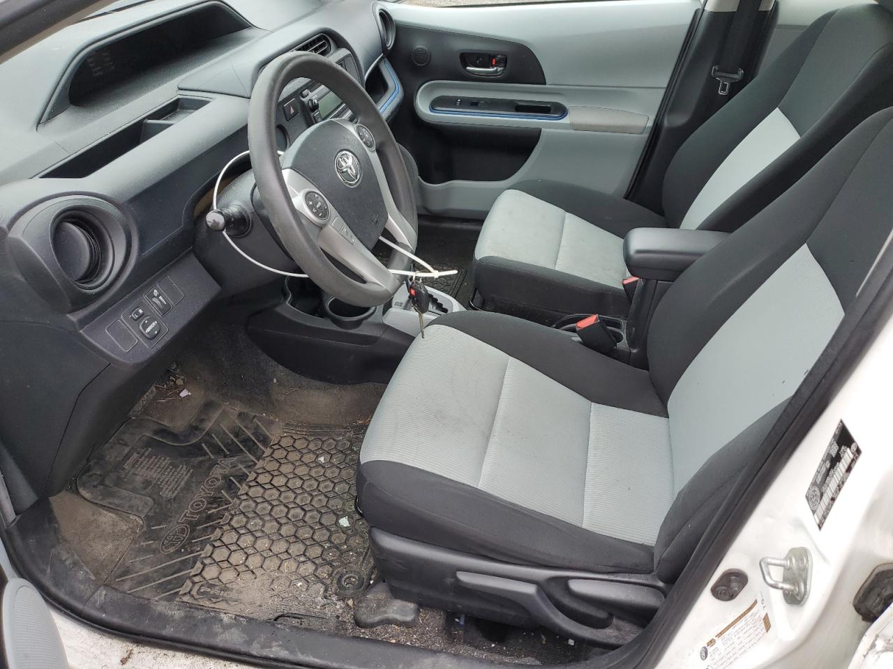 2013 Toyota Prius C VIN: JTDKDTB35D1533046 Lot: 55759445
