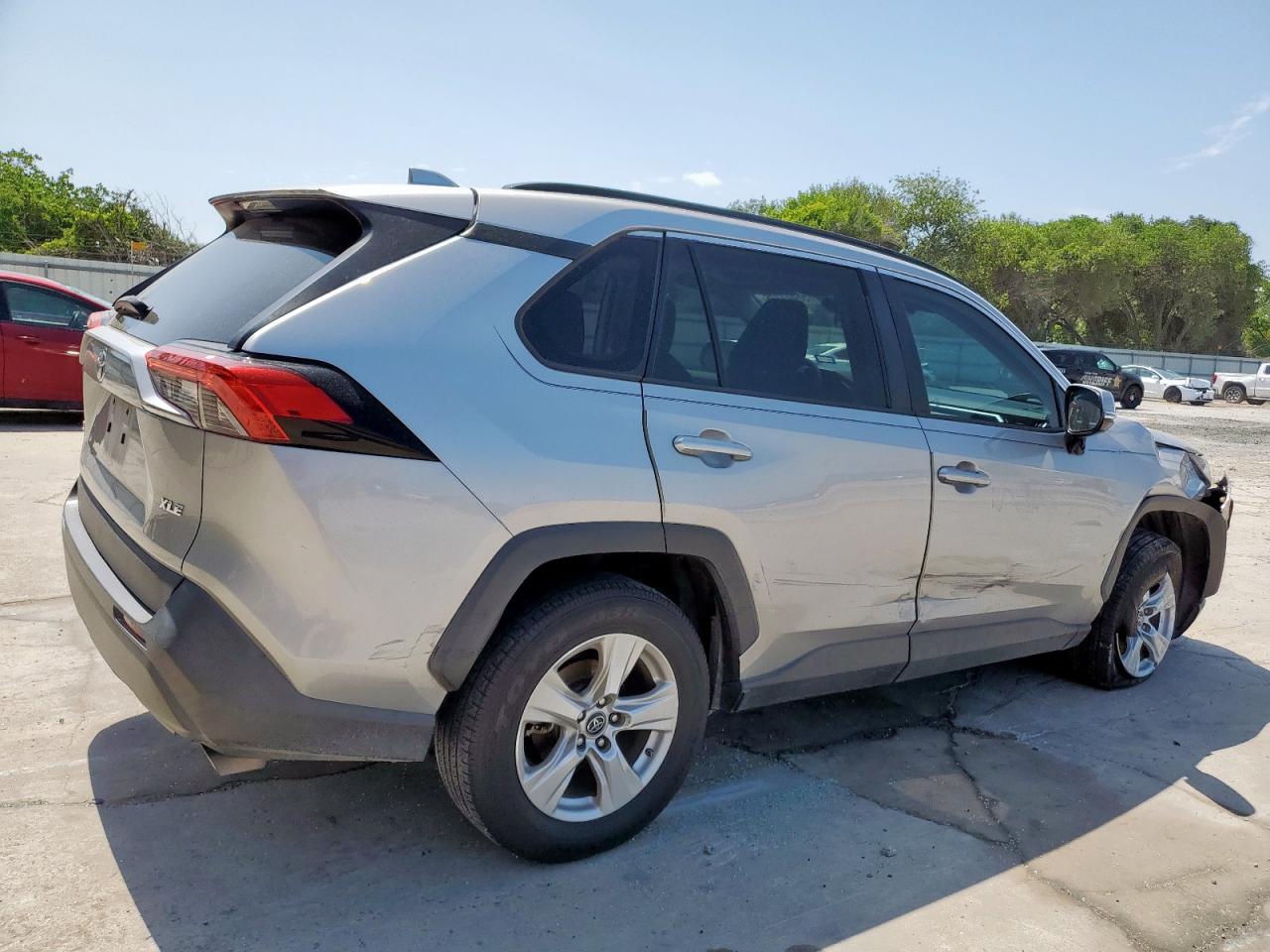 2T3W1RFVXKC031836 TOYOTA RAV4 2019