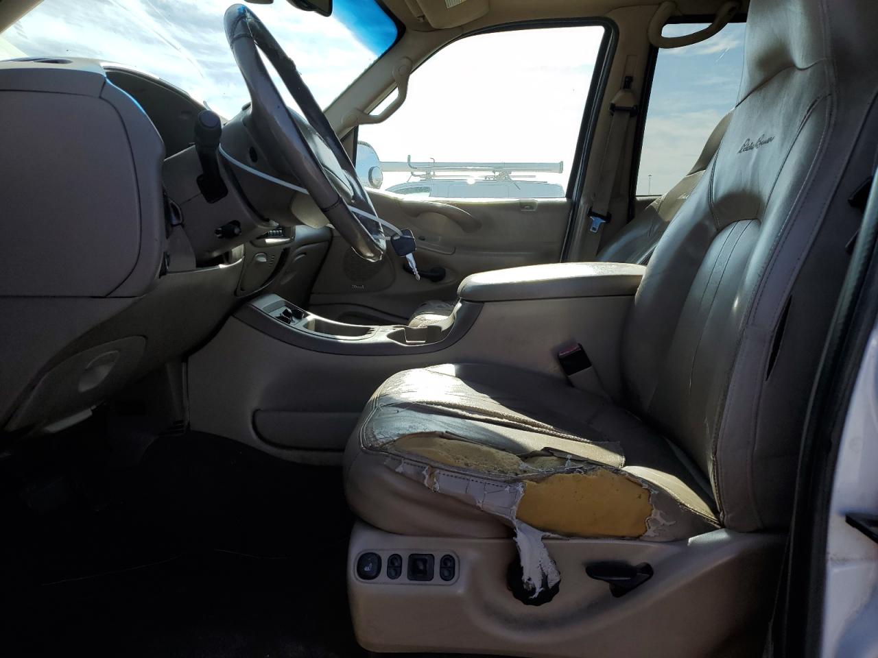 2001 Ford Expedition Eddie Bauer VIN: 1FMFU18L31LA05157 Lot: 58093335