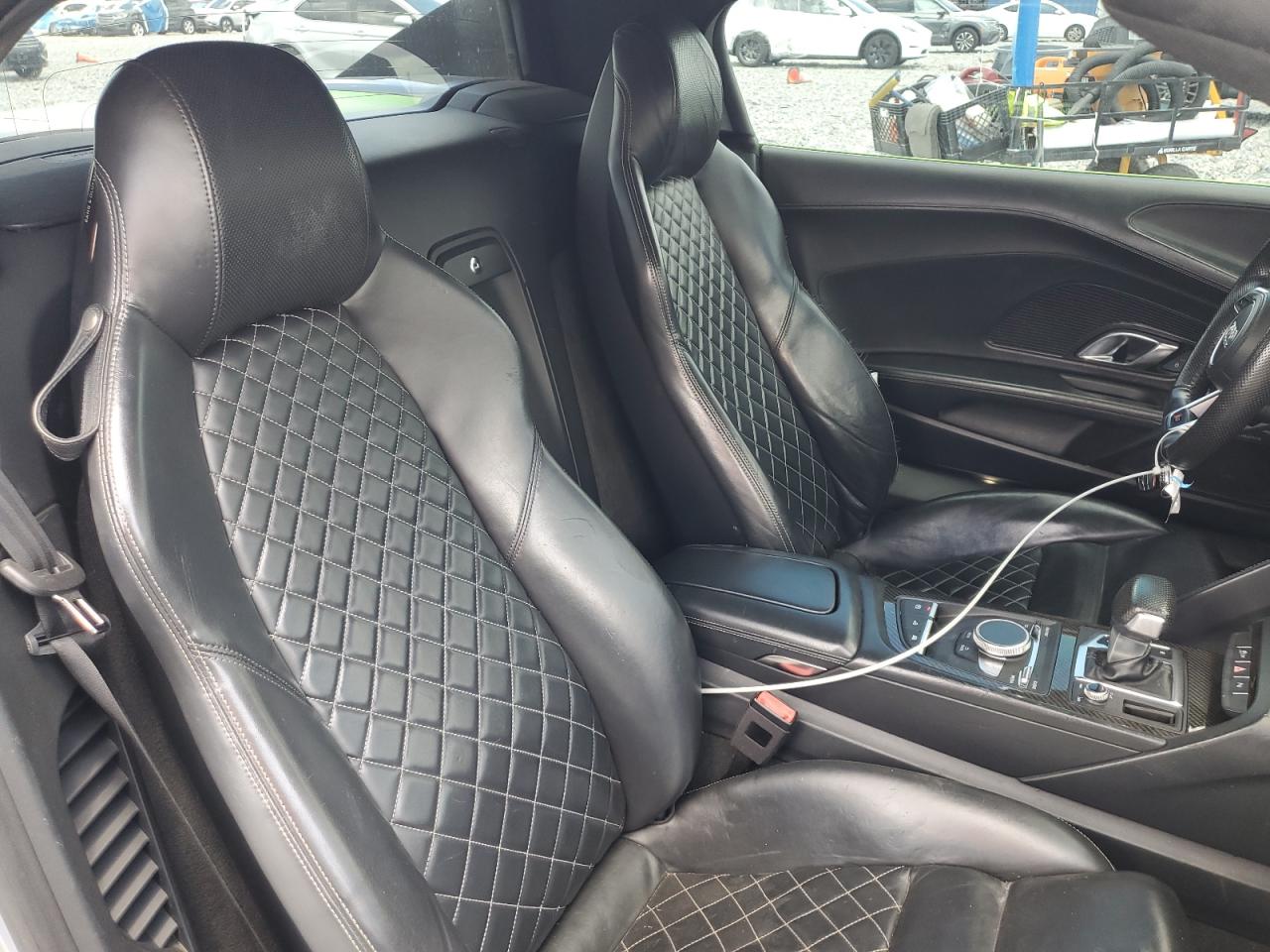 2017 Audi R8 Spyder VIN: WUAVACFX5H7903923 Lot: 57079895