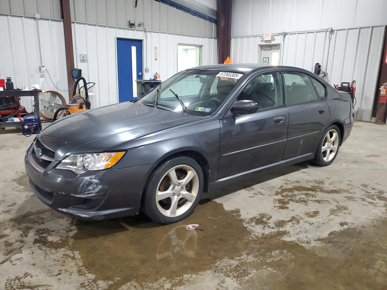 West Mifflin, PA에서 판매 중인 2009 Subaru Legacy 2.5I - Side