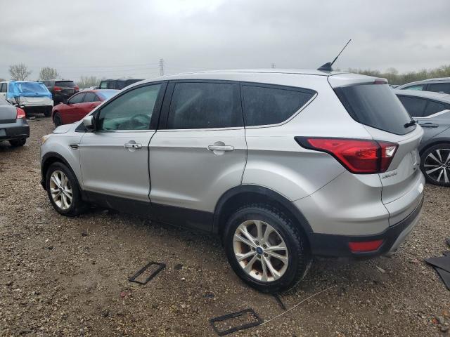  FORD ESCAPE 2019 Srebrny
