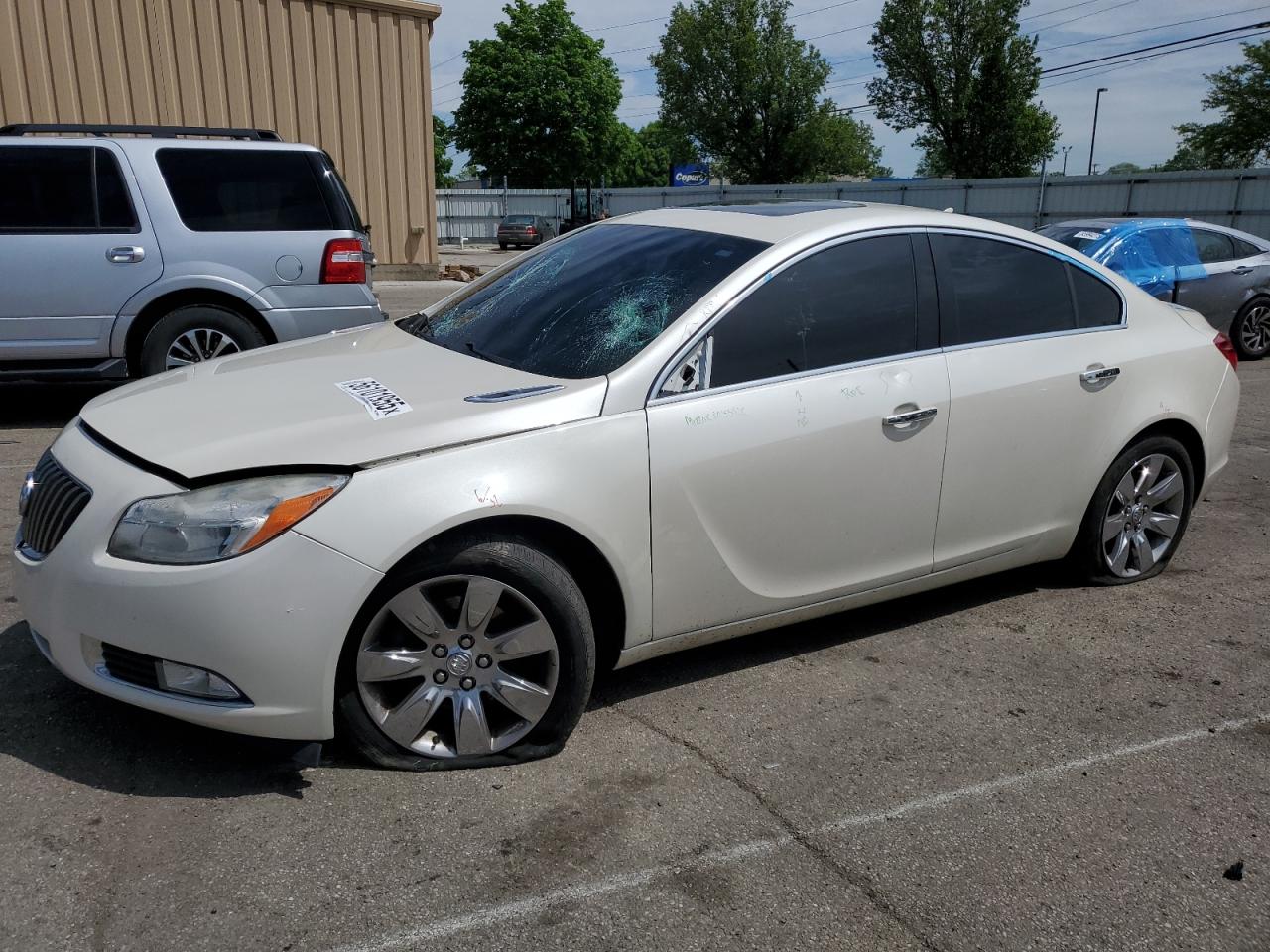 2013 Buick Regal Premium за продажба в Moraine, OH - Vandalism