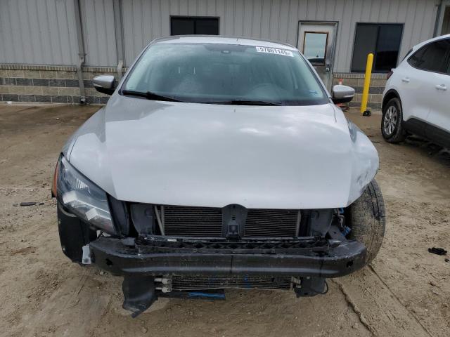  VOLKSWAGEN PASSAT 2013 Серый