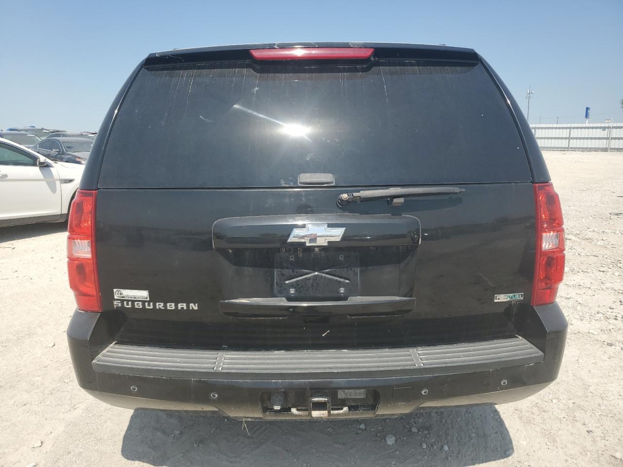 2010 Chevrolet Suburban - Image 6