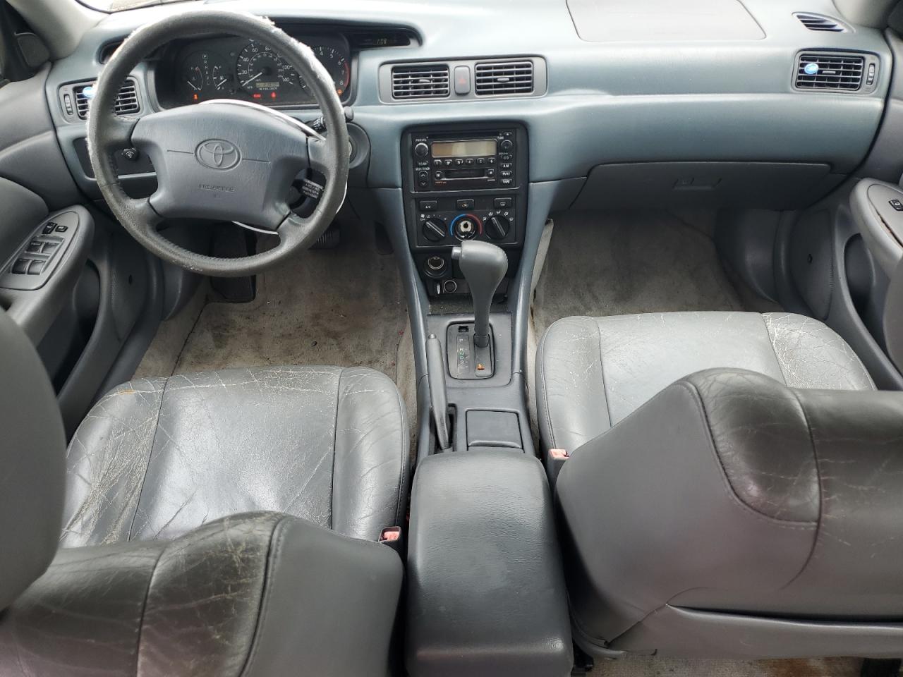 2000 Toyota Camry Le VIN: 4T1BF28K3YU102269 Lot: 57291565