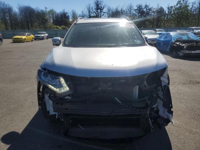  NISSAN ROGUE 2018 Srebrny