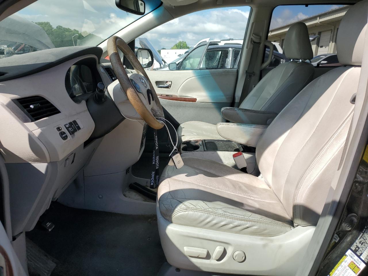 2011 Toyota Sienna Xle VIN: 5TDYK3DCXBS130631 Lot: 55741625