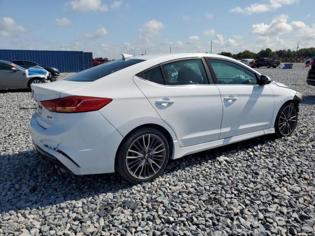  HYUNDAI ELANTRA 2018 Белы