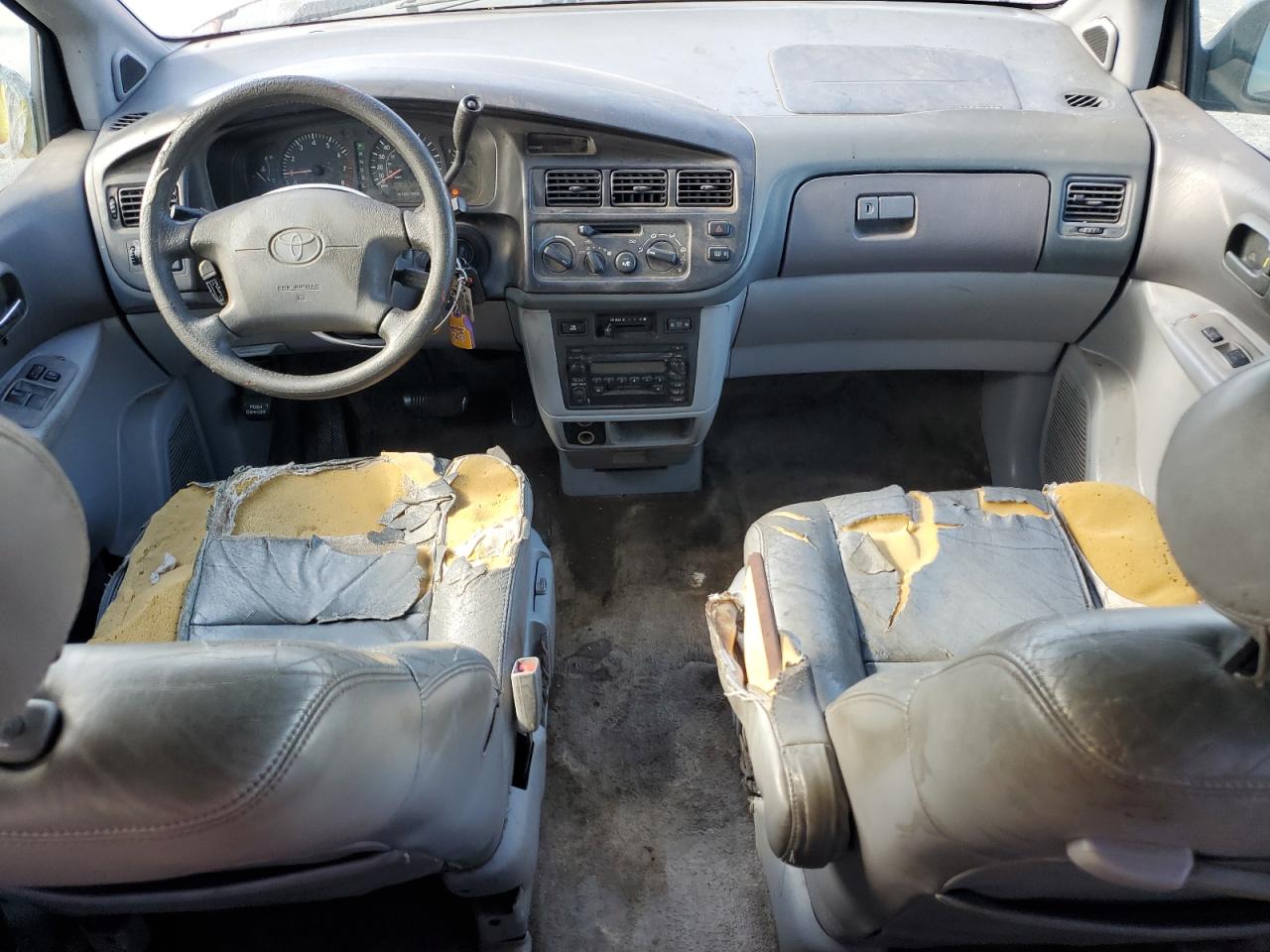 2000 Toyota Sienna Le VIN: 4T3ZF13C4YU227135 Lot: 56706855