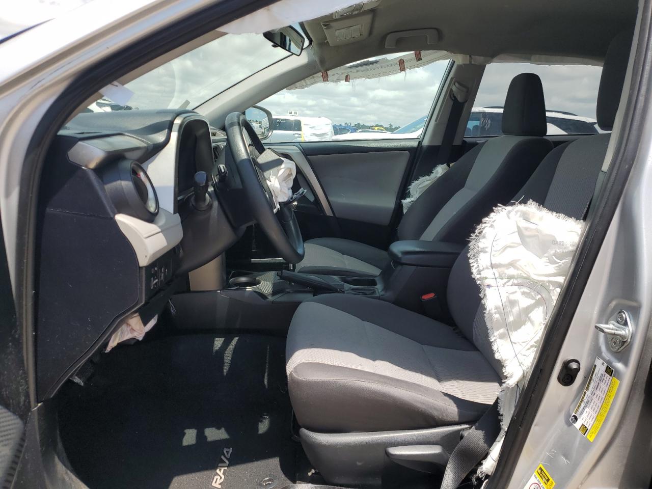 2015 Toyota Rav4 Le VIN: 2T3ZFREV0FW171933 Lot: 56186035