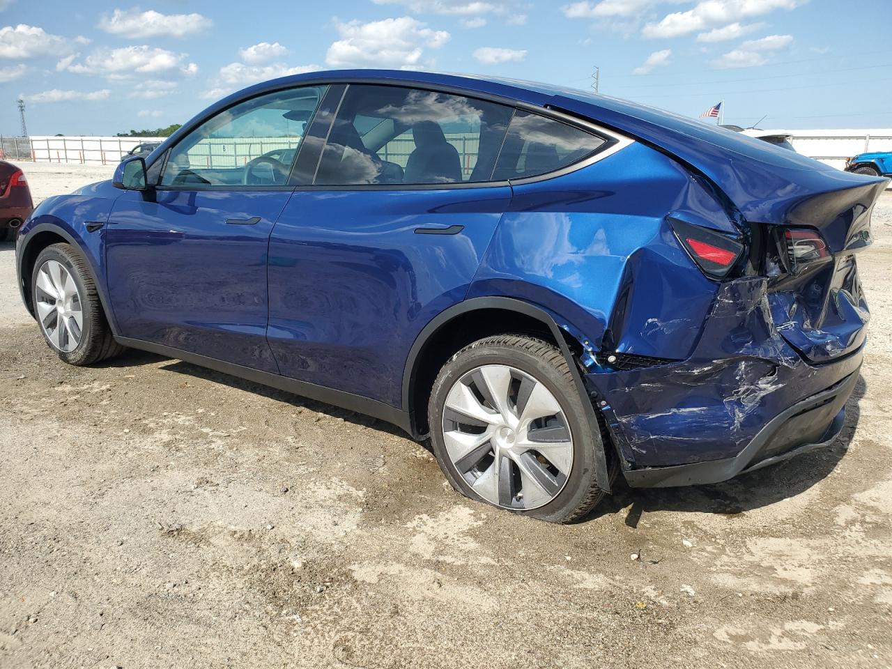2023 Tesla Model Y VIN: 7SAYGDEE3PA178832 Lot: 57156005