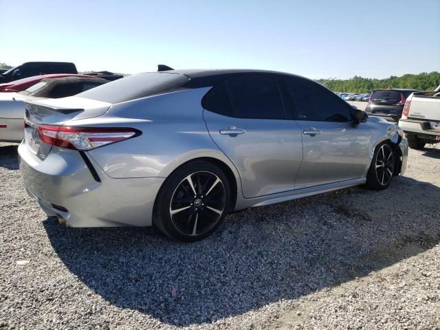 TOYOTA CAMRY 2020 Серебристый