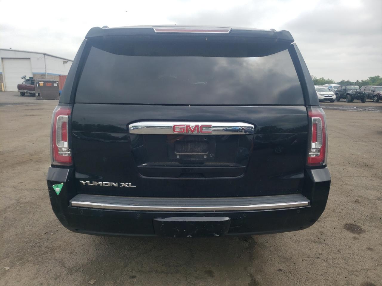 2015 GMC Yukon Xl Denali VIN: 1GKS2JKJ3FR714499 Lot: 57088785